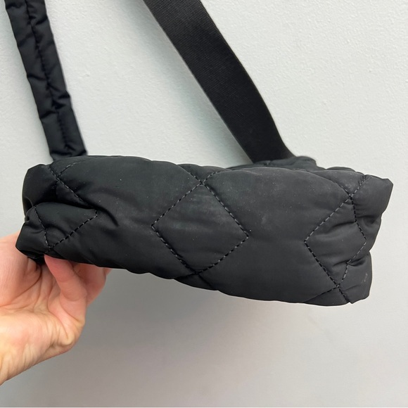 Marc Jacob’s Quilted Logo Crossbody Bag - Picture 6 of 7